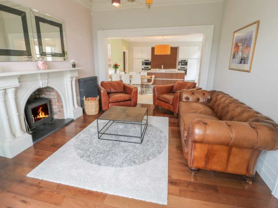 Ash Villa, Holmfirth