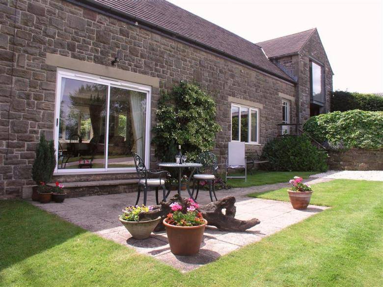 Beautiful Peak District Cottages : Cara Cottage