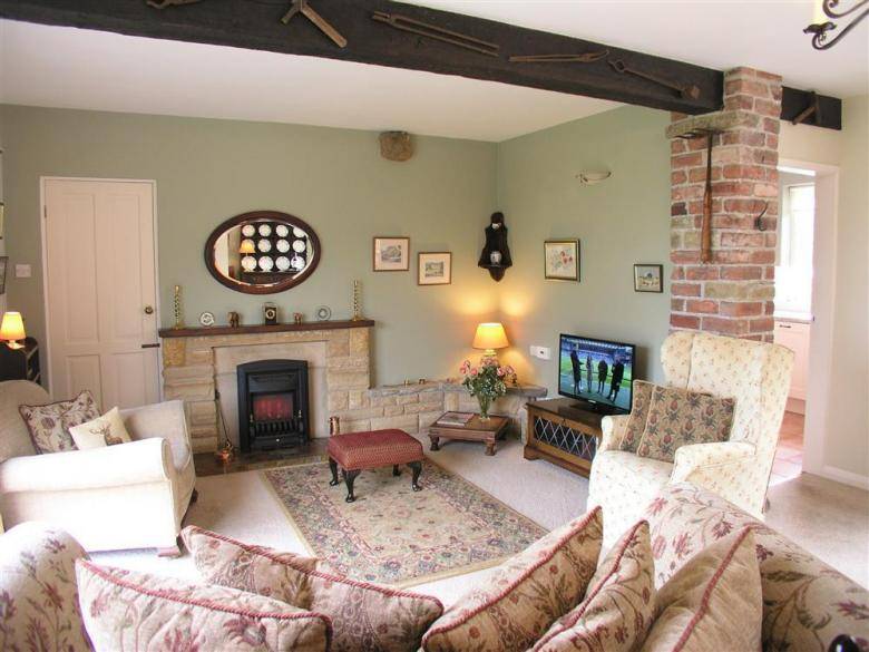 Beautiful Peak District Cottages : Cara Cottage