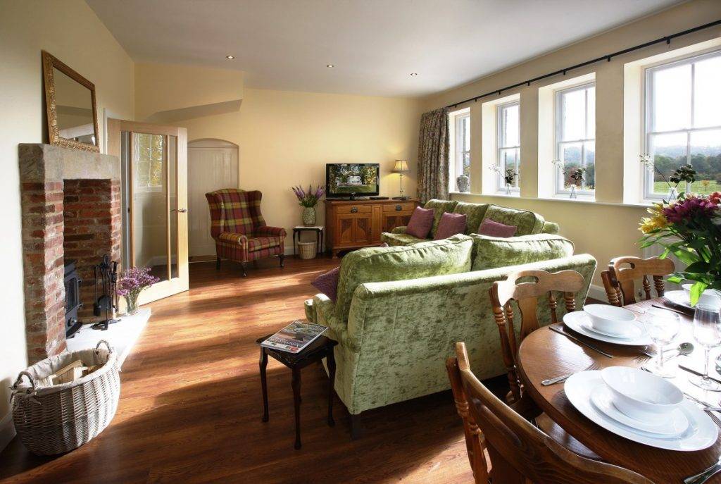 Hopton Hall Holiday Cottages 10
