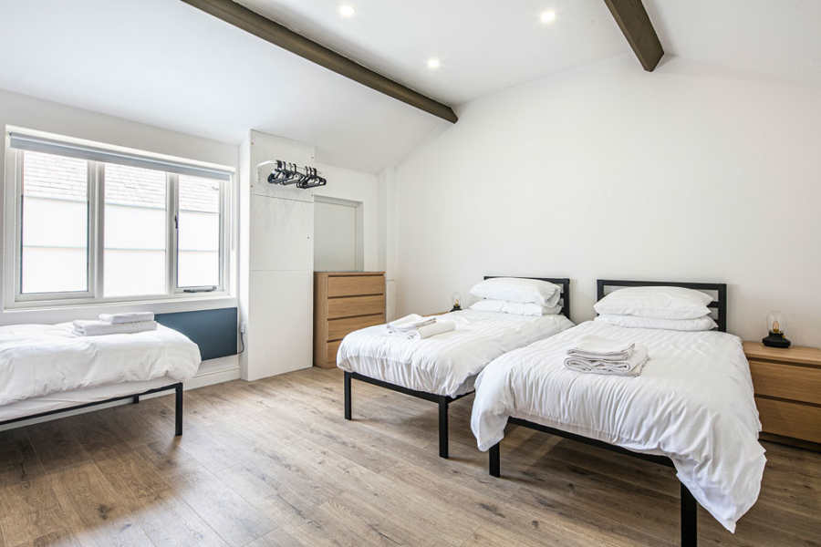 Dovedale Manor 7