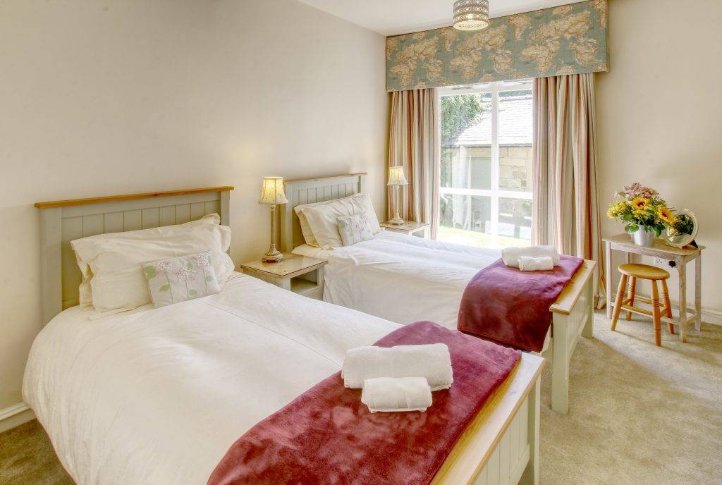 Hopton Hall Holiday Cottages 14