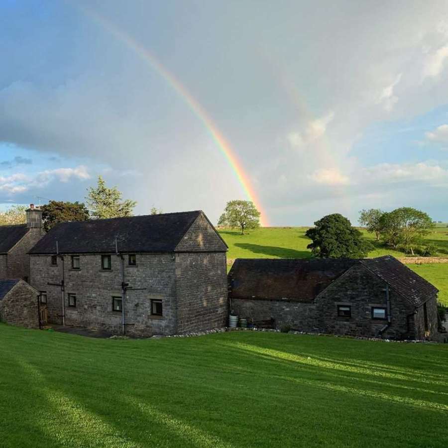 Peak District Cottages : Hall Farm Holiday Cottages, Wetton
