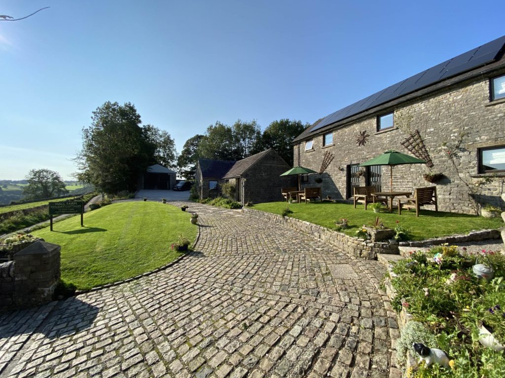 Hall Farm Holiday Cottages, Wetton 1