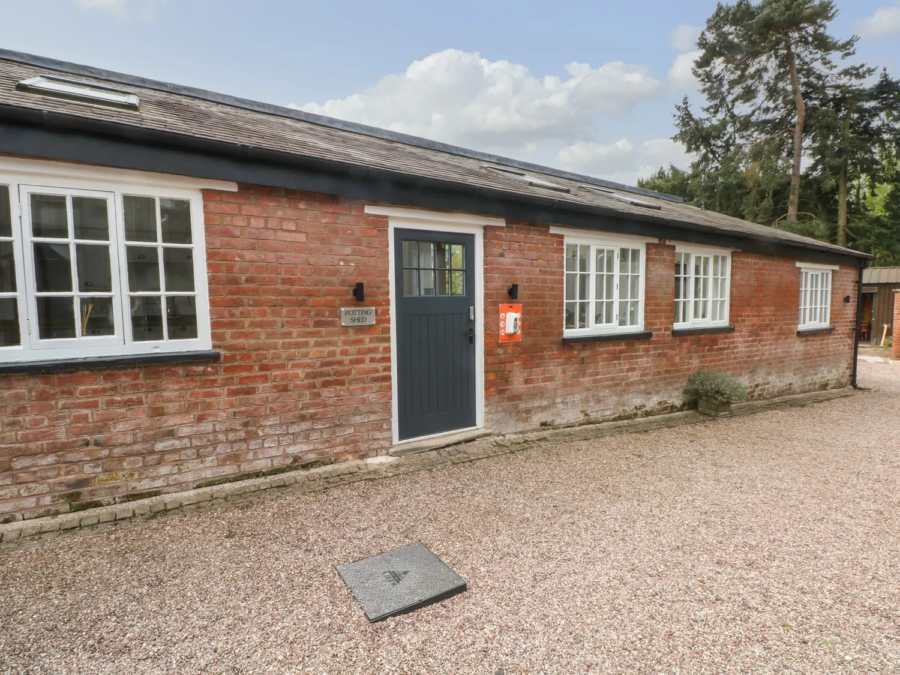 Capesthorne Hall Lodges, Lakeside Village & The Potting Shed 