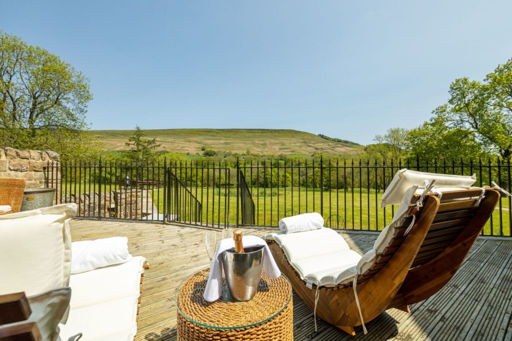 Losehill House 9