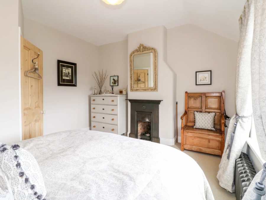 Lucky Cottage, Foxt near to Alton Towers