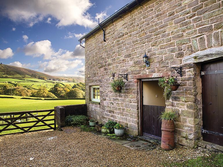 Peak Cottages 1